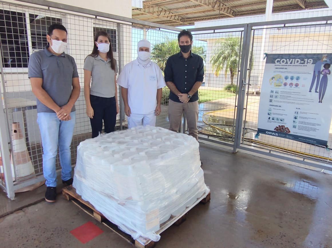 PREFEITURA RECEBE DOAÇÃO DE ÁLCOOL GEL, MÁSCARAS E DESINFETANTE